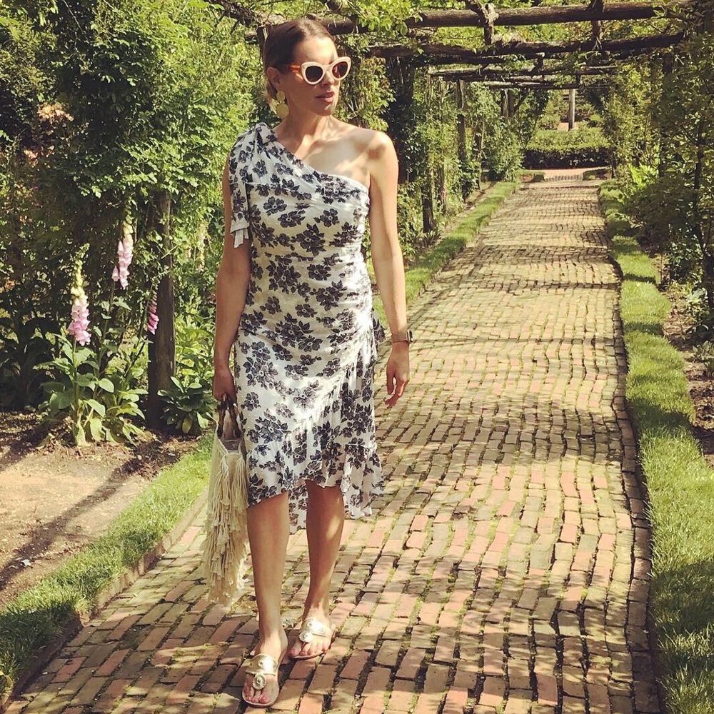 Farrow One-shoulder dress in White with Floral